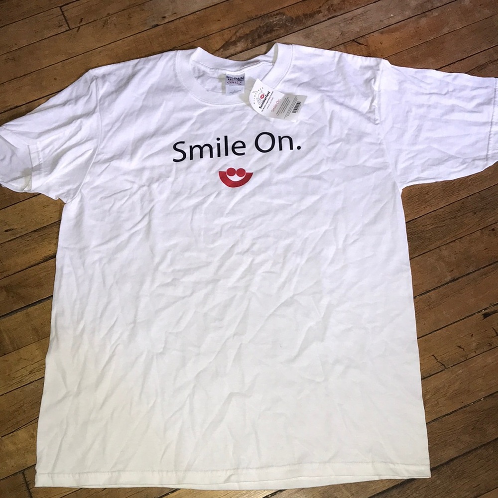 2007 Milwaukee Summer Fest Gildan White 'Smile On.' Short Sleeve T-Shirt‎